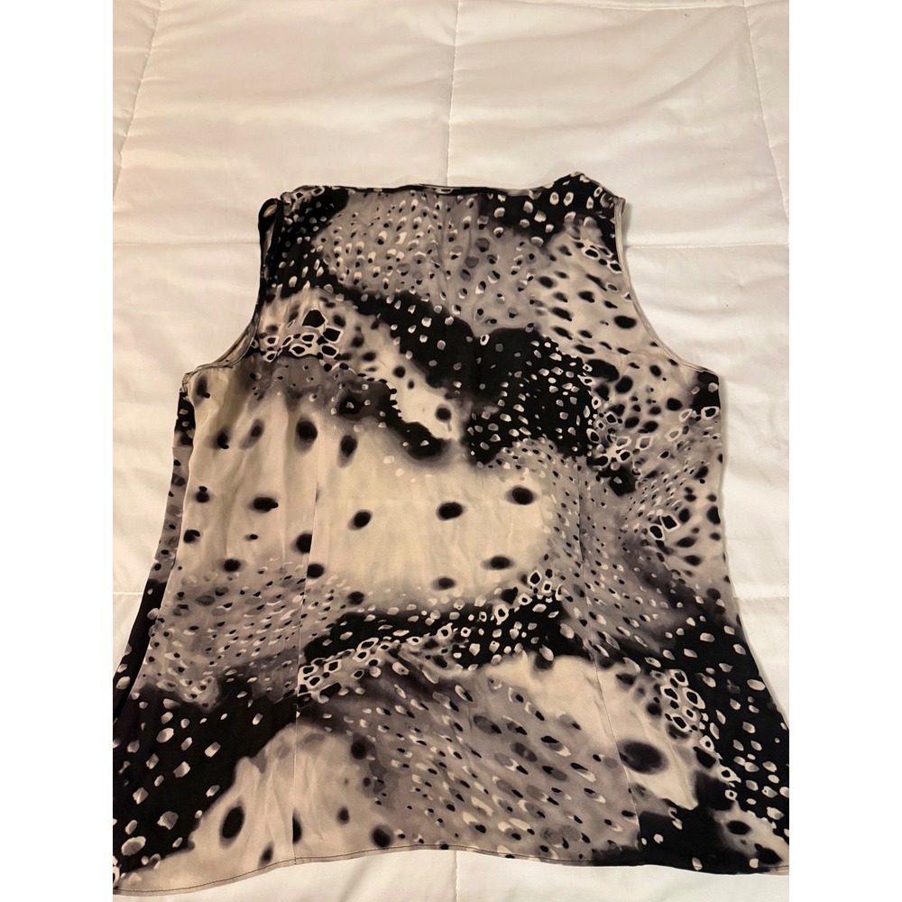 St. John Silk Sleeveless Ruffle Front Abstract Print Blouse Black White Grey M